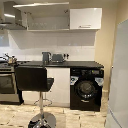 Entire 2-Bedroom Home By Weghomes Ρότσεστερ Εξωτερικό φωτογραφία